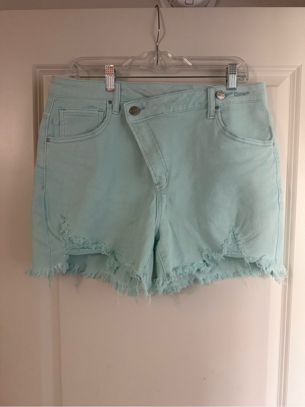 NWT Risen Women’s High-Rise Distressed Denim Shorts - Mint